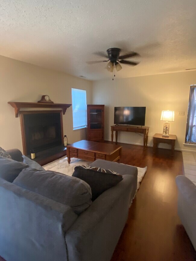 Building Photo - 2307 Dorian Ct