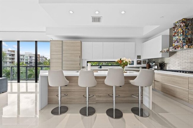 Building Photo - 60 Hendricks Isle