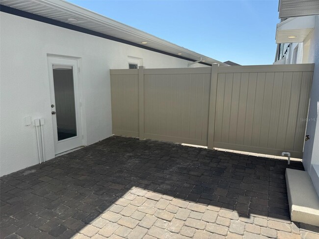 Building Photo - 611 Pothos St