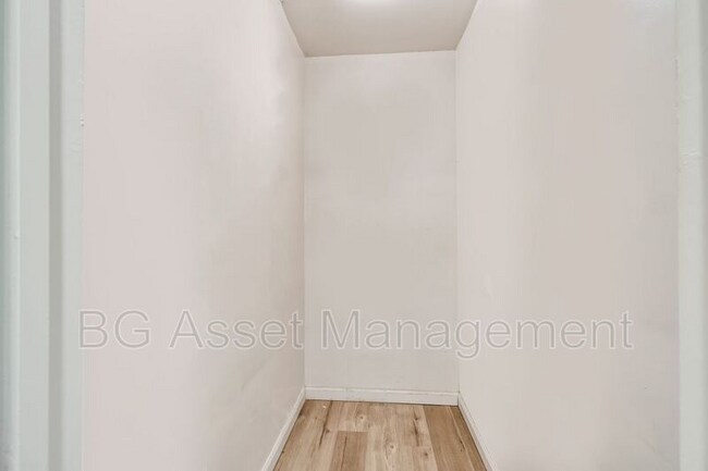 Building Photo - 275 O'Connor Dr