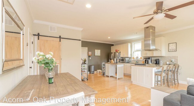 Building Photo - 3 br, 2.5 bath House - 110 Chestnut St.