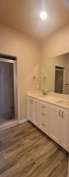 Building Photo - 5415 Rose Garden Loop