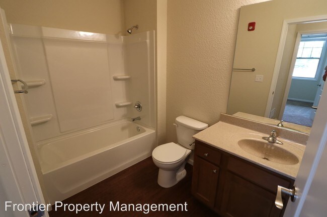 Building Photo - 1024 Fremont St