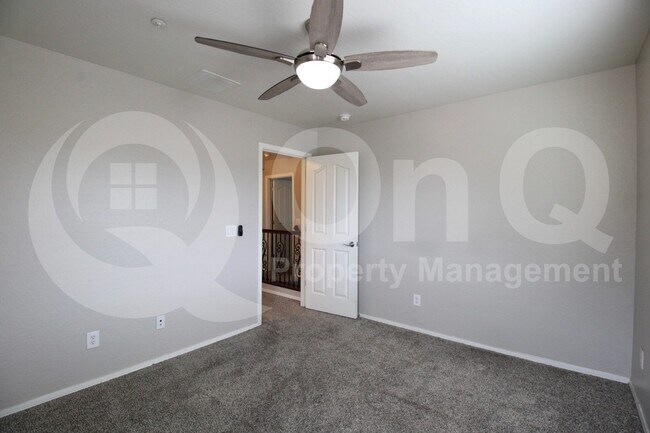 Building Photo - 3221 E Virgil Dr