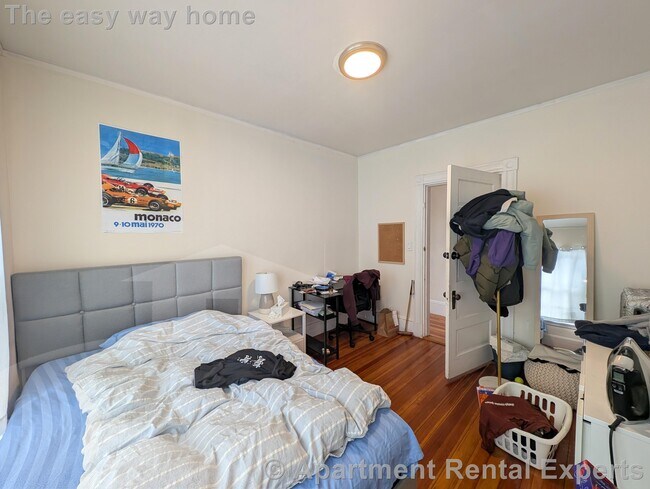 Building Photo - 16 Curtis Ave