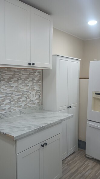 Building Photo - 2715 5th Ave E