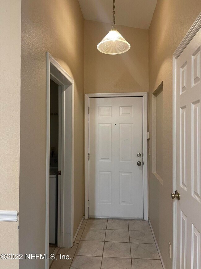 Building Photo - 13810 Sutton Park Dr N