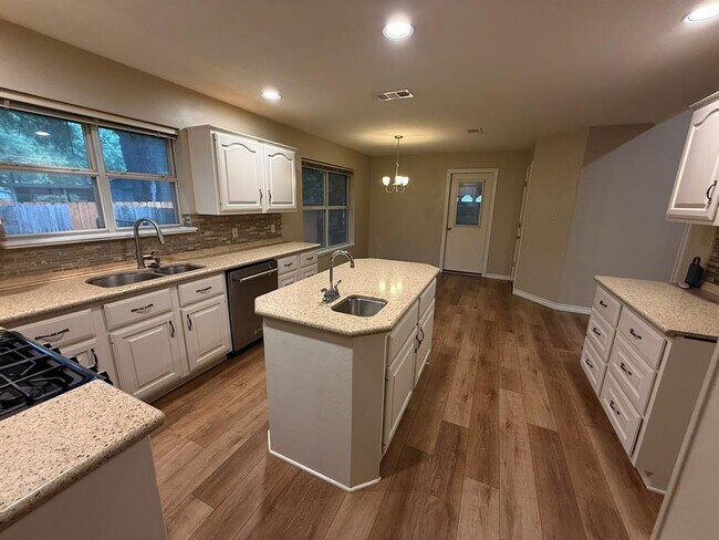 Building Photo - 103 Windmill Cove