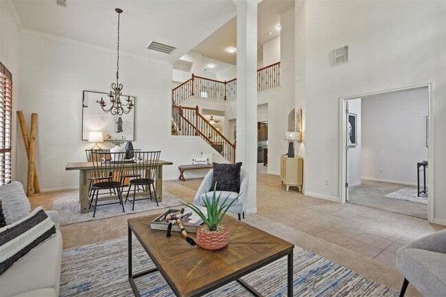 Building Photo - Red Oaks Subdivision / 5 bedrooms, 4 bathr...