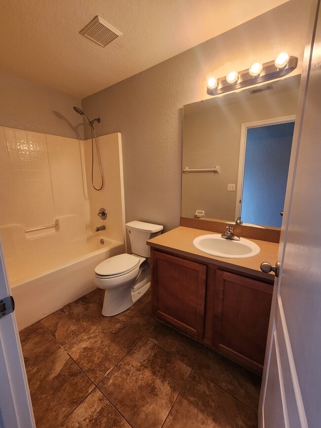 Building Photo - 505 Buckshot Ln