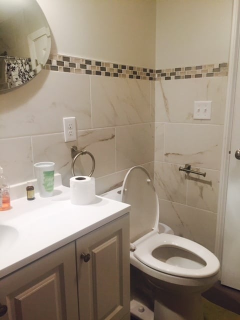 Full bathroom with shower on upper level - 76 Eleanor St