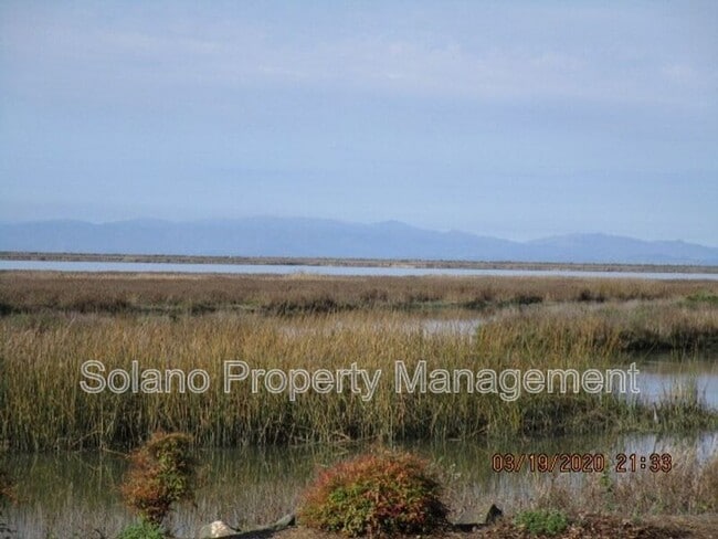 Building Photo - 654 Catalina Cir