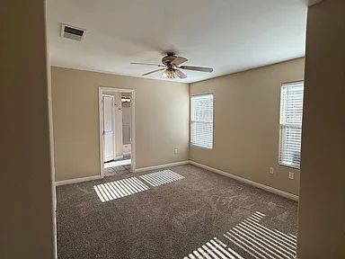 Building Photo - Beautiful 3 bedroom 2 bath home home in The Seasons!