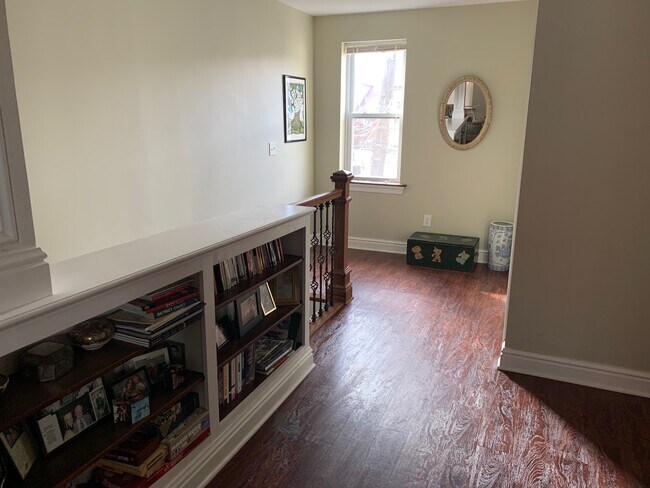 Building Photo - 5118 Dresden Way