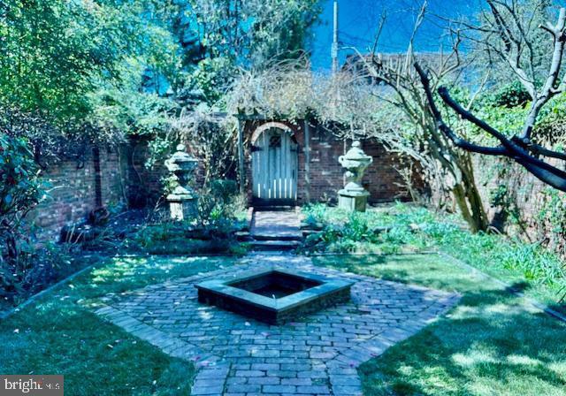 Building Photo - 1552 34th St NW