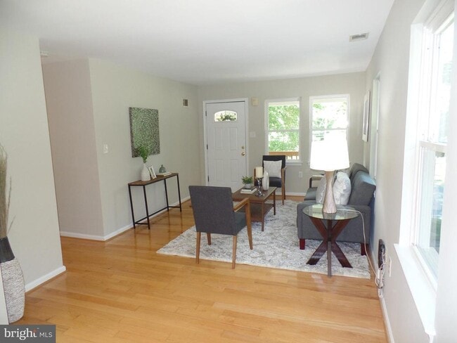 Building Photo - 2018 Griffith Rd