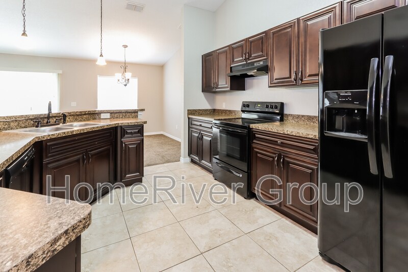 Building Photo - 16851 SW 41st Ave Rd
