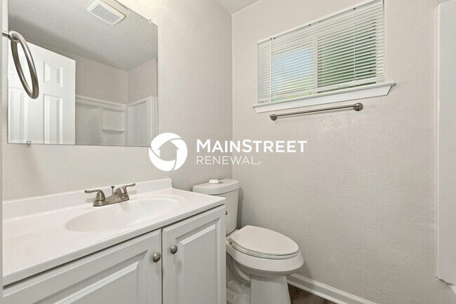 Building Photo - 4 Bedroom Pet-Friendly Home in ARLINGTON, TX with Main Street Renewal