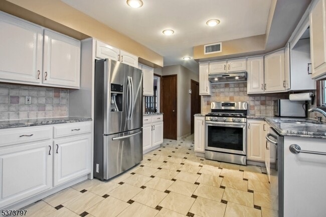 Building Photo - 619 Osio Ln