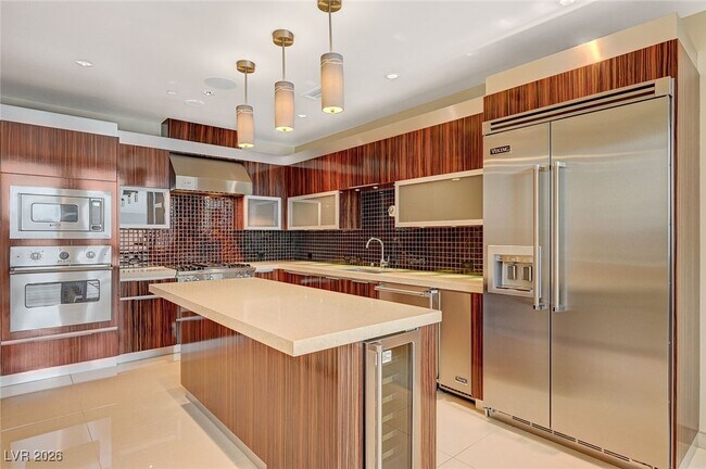 Building Photo - 3750 S Las Vegas Blvd