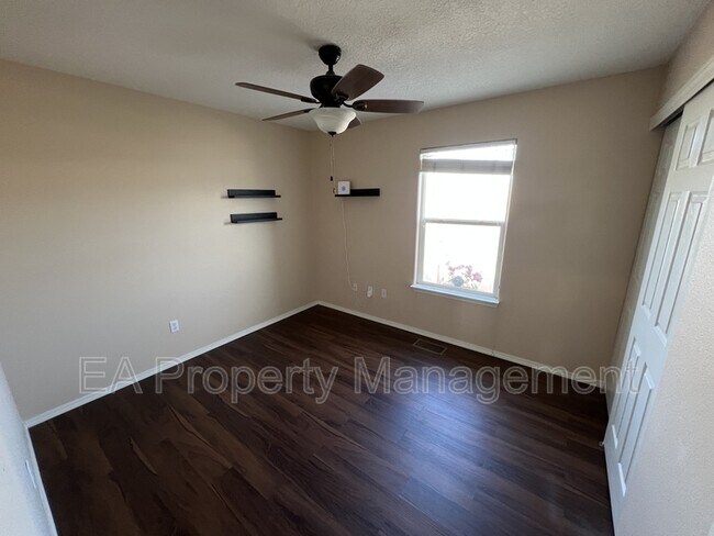 Building Photo - 3644 Clear Creek Rd