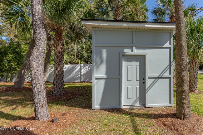 Building Photo - 5631 Heckscher Dr