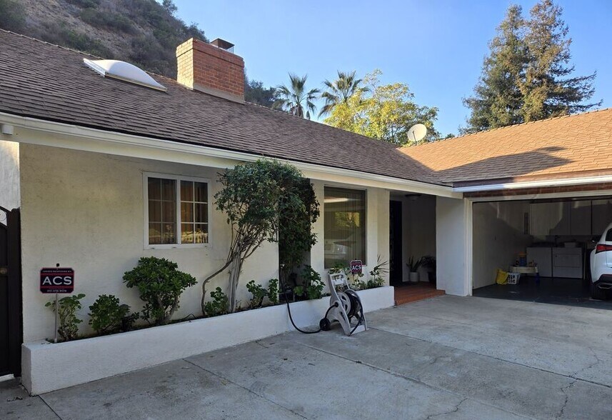 Building Photo - 1481 Benedict Canyon Dr