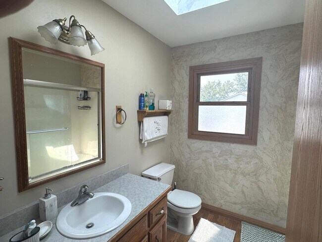 Building Photo - 7005 Manchester Dr