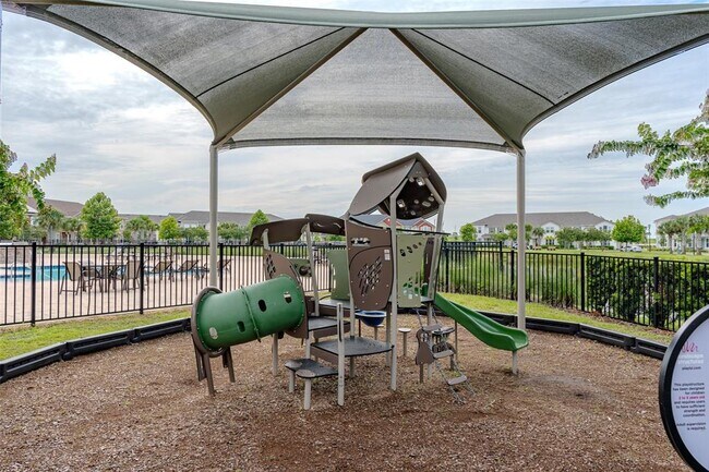 Building Photo - 9457 Randal Park Blvd