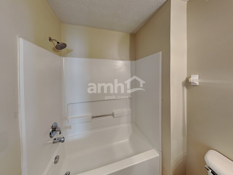 Building Photo - 7516 Hemrich Dr