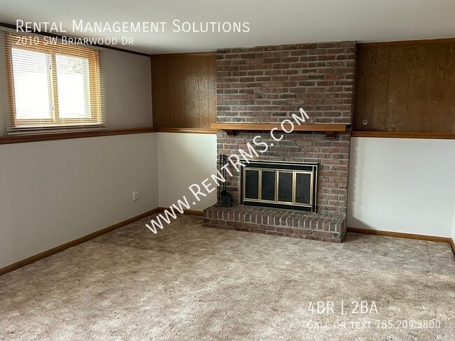 Building Photo - 2010 SW Briarwood Dr