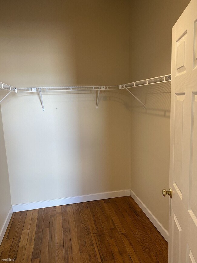 Building Photo - 2 br, 1 bath Apartment - 159 W Pearl St 202