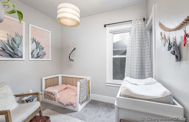 Building Photo - $500 OFF FIRST MONTH'S RENT!!!