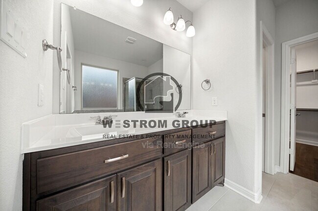 Building Photo - 1036 Cushing Dr