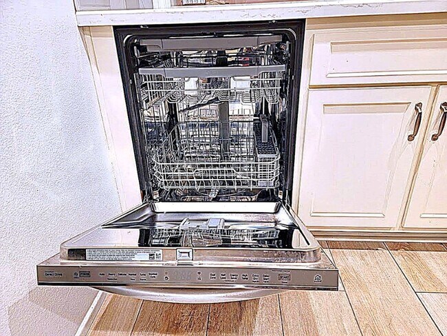 Building Photo - 28506 Barbosa