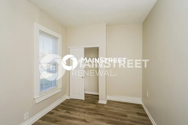 Building Photo - 1 Bedroom Pet-Friendly Home in Louisville, KY with Main Street Renewal