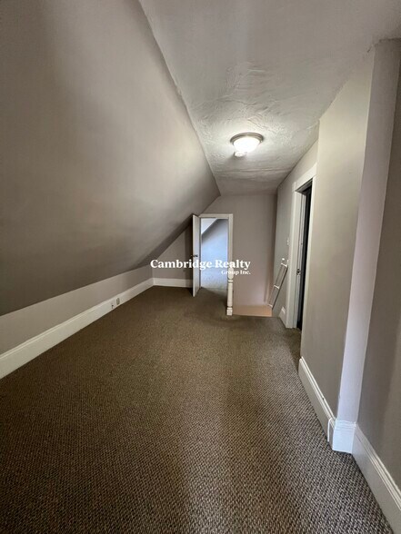 Building Photo - 11 Hudson St