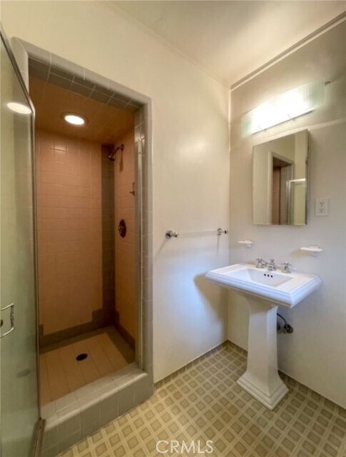 Building Photo - 2007 Glenneyre St