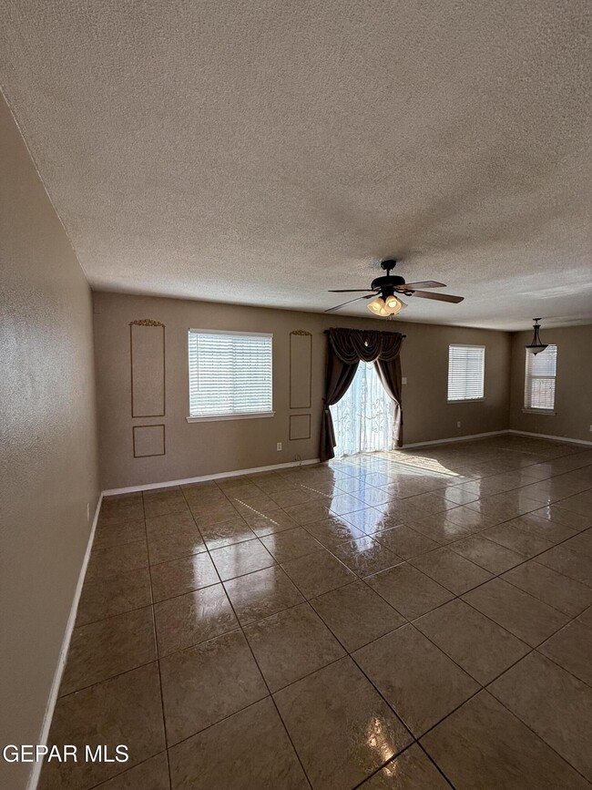 Building Photo - 3644 Tierra Bahia Dr