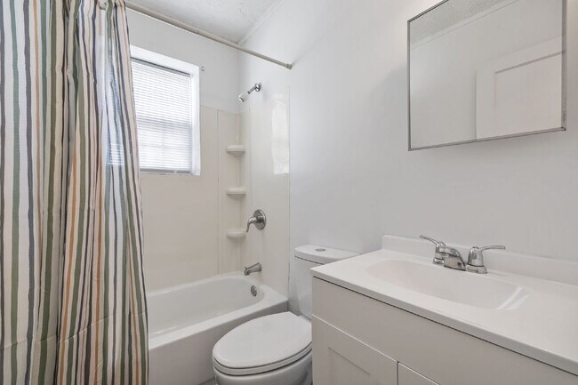 Building Photo - "Charming 1-Bed Gem at 509-511 Cape Ave, Raleigh – Your Cozy Retreat Awaits!"