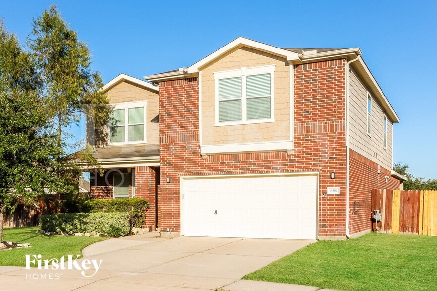 Building Photo - 16302 Stable Manor Ln