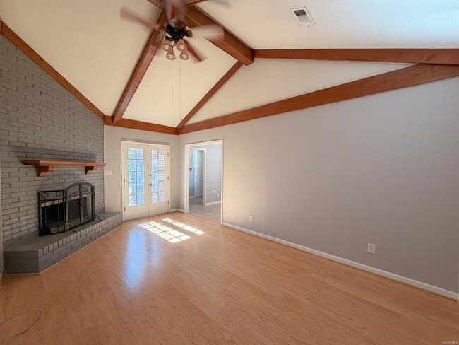 Building Photo - 122 Primrose Dr