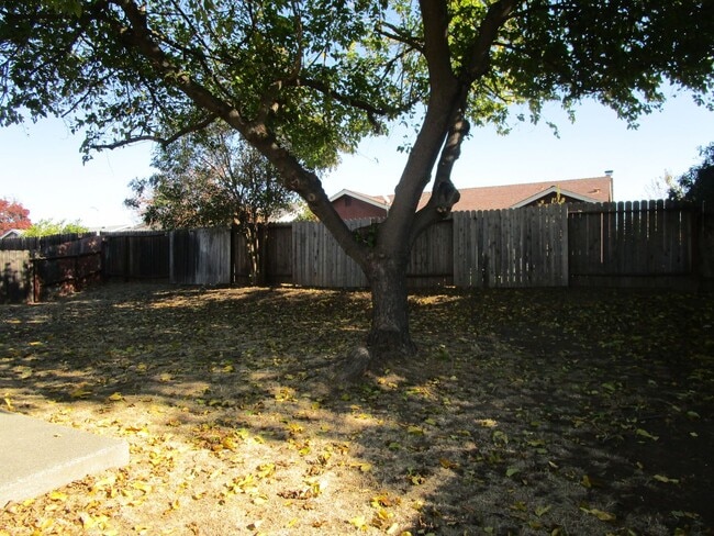 Building Photo - 833 Scoter Way
