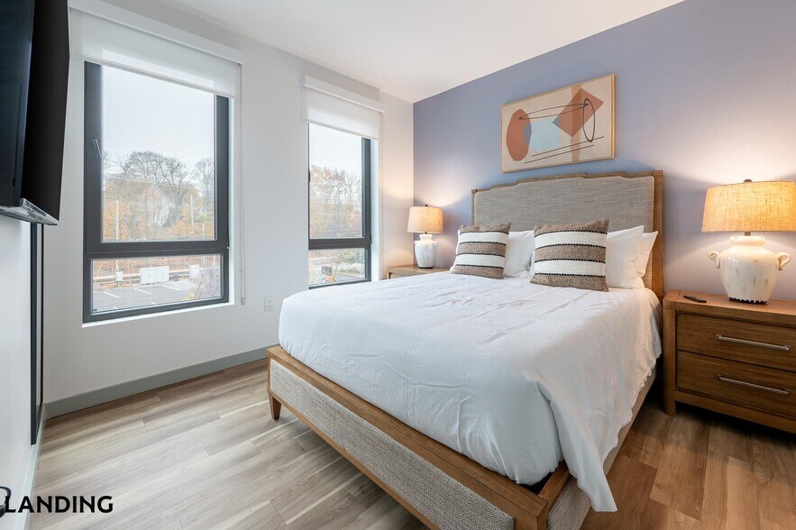 Building Photo - 39 Railroad Ave