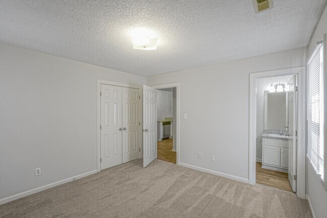 Building Photo - 3418 Pear Tree Ct NW