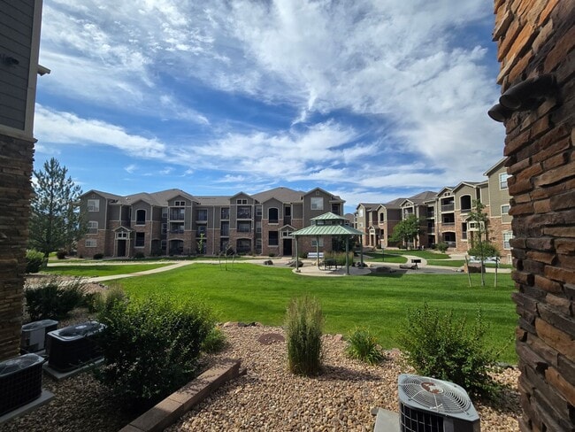 Building Photo - Beautiful 2 Bed, 2 bath condo
