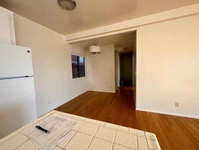 Building Photo - 228 20th Pl