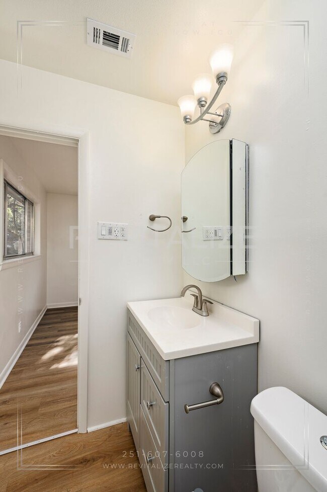 Building Photo - HALF-DEPOSIT SPECIAL! Spacious 4-Bed 2-Bath Brick Home in West Mobile