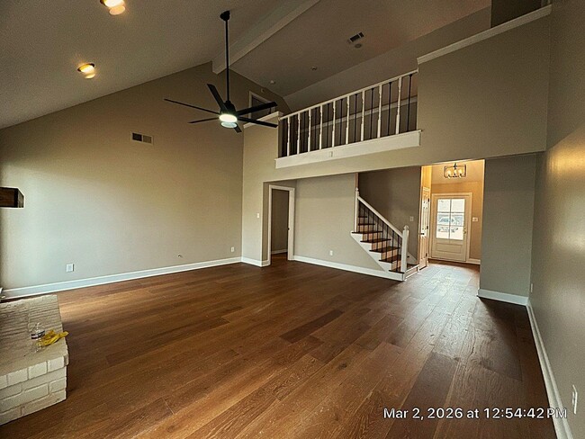 Building Photo - Germantown/ Gorgeous 5 Bedroom Home Newly Renovated