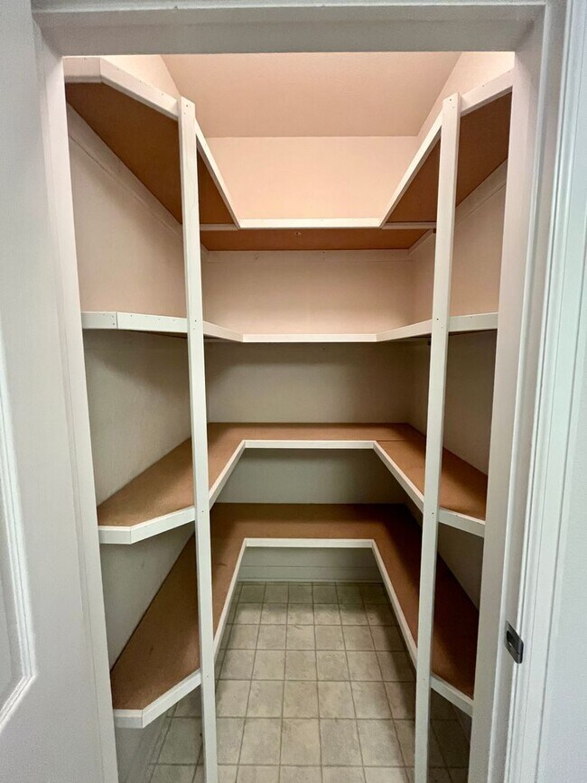 Building Photo - 3758 Ponderosa Ct